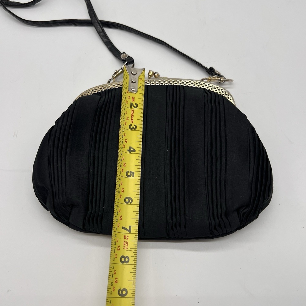 Vtg La Regale Black Pleated Satin‎ Evening Bag Gold Kiss Lock Clasp & Strap - Picture 3 of 7